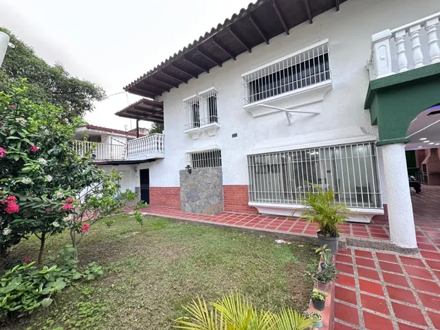 Casa En Venta En El Paraiso Calle Cerrada Con Vigilancia 
