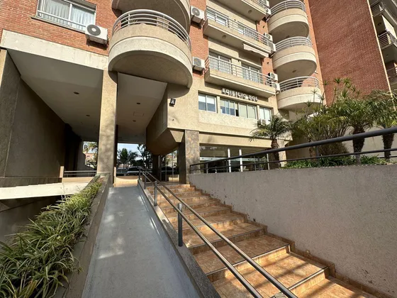 Depto. 2 Amb. De Categoría C/cochera - Centro (s.mig.)