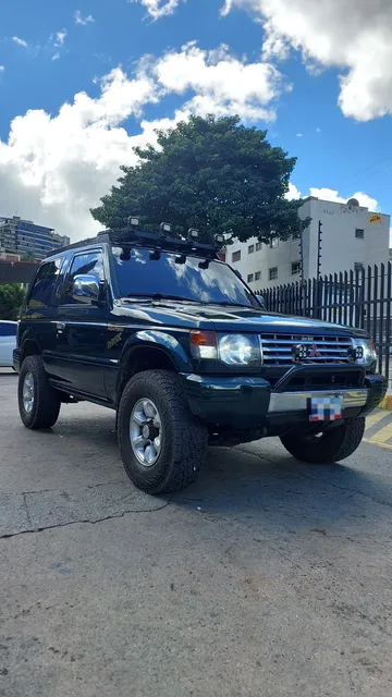 Mitsubishi Montero Dakar