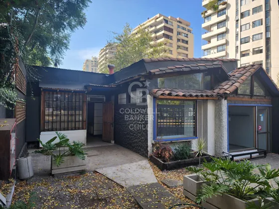 Venta De Propiedad Con 2 Locales Comerciales, Un Solo Rol