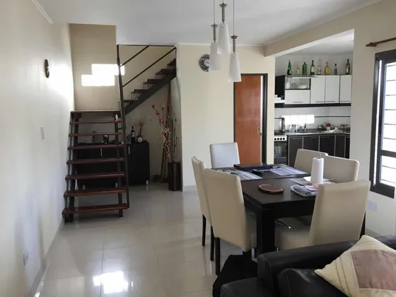 Departamento En Venta - 2 Dormitorios 2 Baños - Cochera - 91,17mts2 - Ramos Mejía