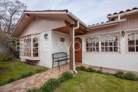 Casa Con Buen Sitio Cercano A La Foresta
