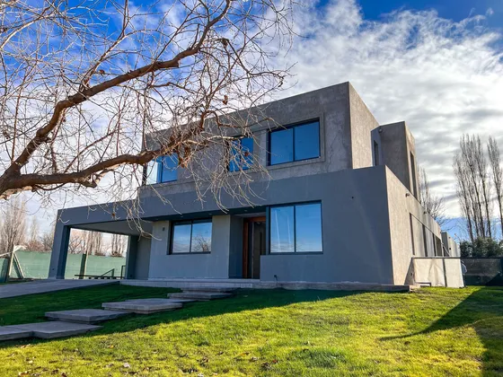 Casa En Venta Barrio Privado La Vacherie Maipu 