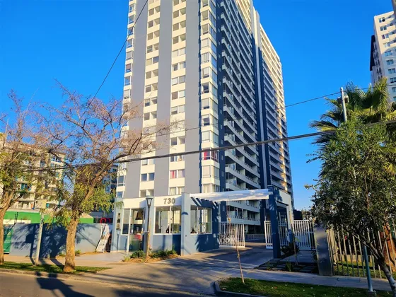 Departamento En Arriendo De 2 Dorm. En San Miguel