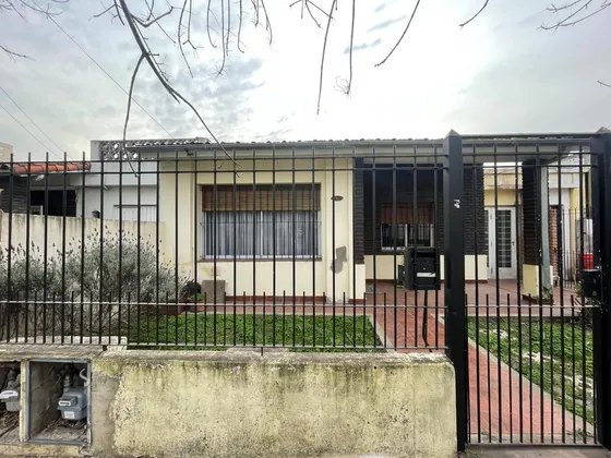 Venta Casa  Ph Tres Ambientes 