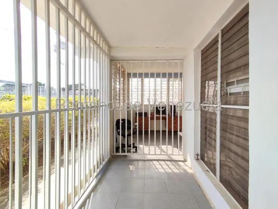 Casa Granja En Venta Barquisimeto  Zona Del Cuji Codigo 2  5  1  9  0  2  8 Mildred Traemos En Venta Esta Hermosa Y Acogedora   La Cual Resalta Entre Todas Por Su Linda Fachada, Que Incluye Hermosas A