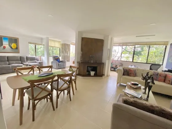 Apartamento En Venta Ubicado En El Poblado Sector San Lucas (26393).