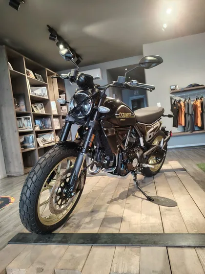 Scrambler Full Throttle Thrilling Black