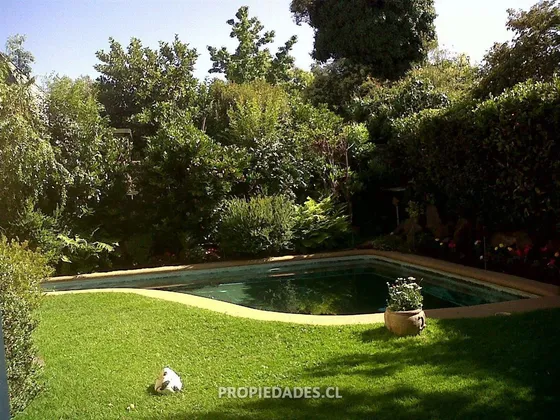 Casa En Venta De 4 Dorm. En Las Condes