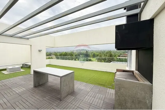 Ático De Lujo En Estoril: Tu Nuevo Hogar Espera