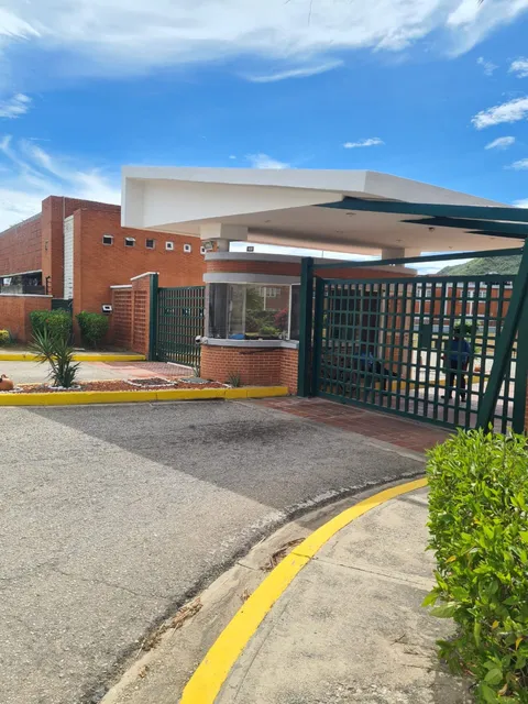 Bello Townhouse, Con Terraza, El Valle