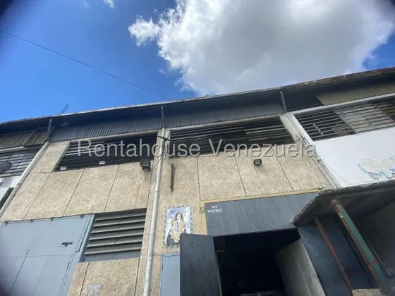 En Venta Galpón-deposito En El Llanito 25-18458 Le