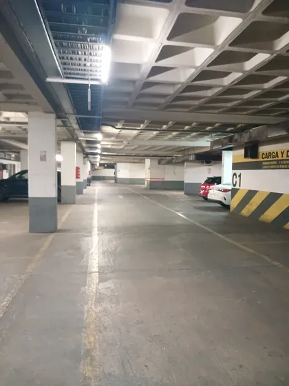 Estacionamiento En Mall Apumanque, Nivel Subterráneo