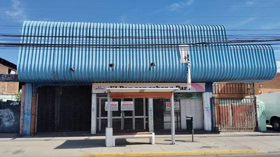 Av. Membrillar Local Comercial Amplio Y Buena Ubicacaion