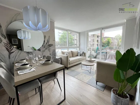 Acogedor Departamento En Venta De 2 Dorm. 2 Baños En Macul