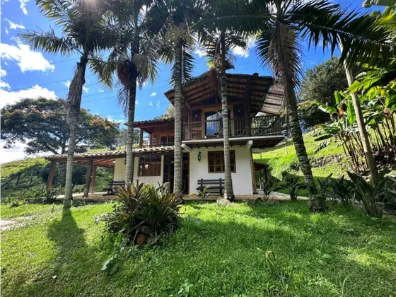 En Arriendo Finca Tradicional En Parcelacion En La Ceja
