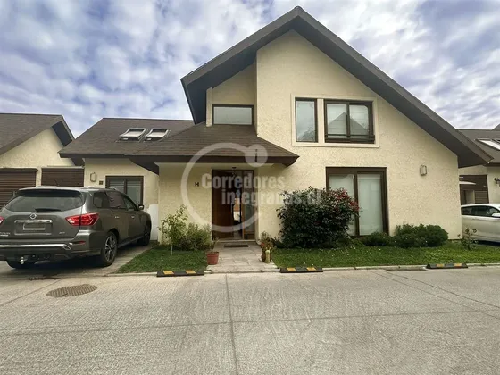 Casa En Condominio La Reina Alta, Oportunidad!
