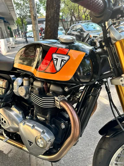 Triumph Thruxton