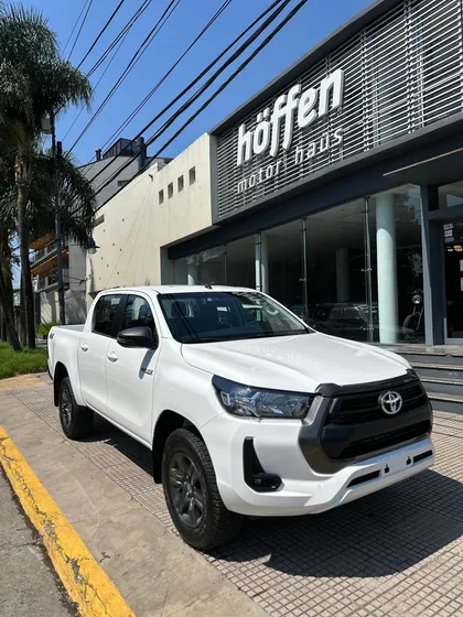 Toyota Hilux Pick-up 2.8 Cd Sr 204cv 4x4
