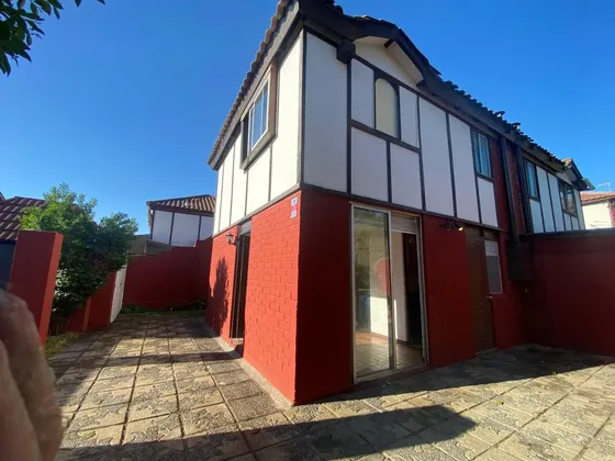 Casa En Condominio 4d-2b En Venta, La Florida