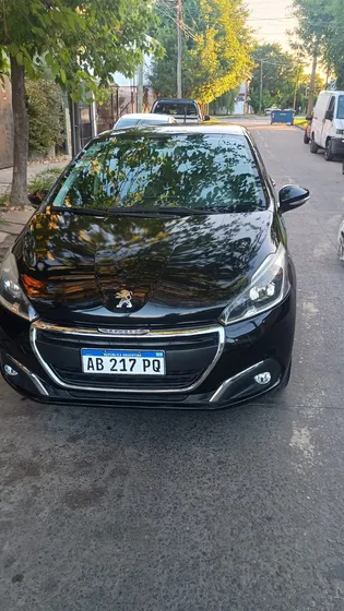 Peugeot 208 1.6 Allure Nav Tiptronic