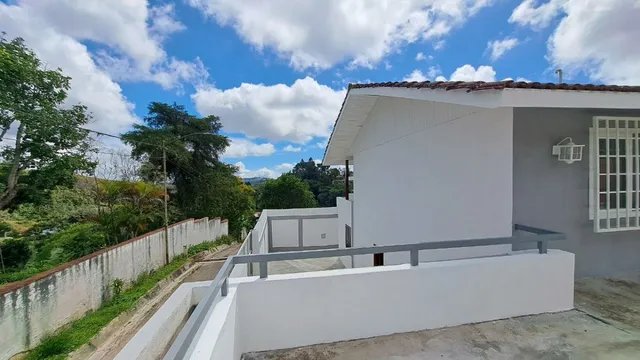 En Venta Confortable Casa En San Antonio De Los Altos
