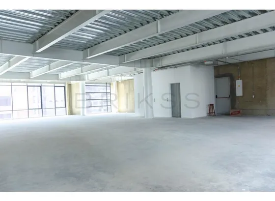 Oficina En Arriendo/venta En Chico Reservado. Cod A3799