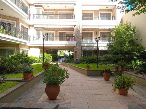 Departamento Edificio Categoría - Permuta-