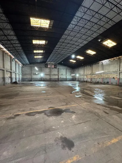 Galpón En Alquiler - 2 Oficinas 3 Baños - 1.000mts2 - Avellaneda 