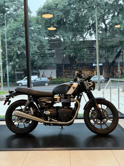 Triumph Speed Twin 900 No Ducati Scrambler 800