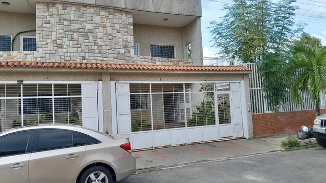 Se Vende Amplia Casa En Naguanagua Quintas Del Norte  Cod 279355
