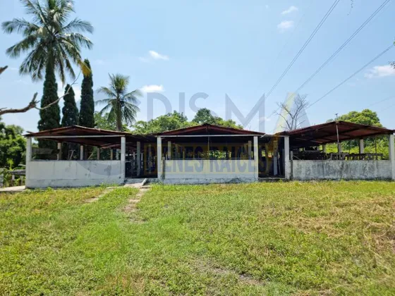 Rancho Con Todas Las Instalaciones De Una  Empacadora De Limón.