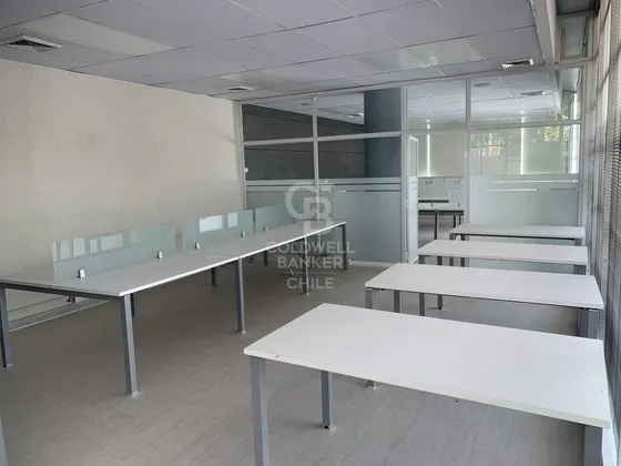 Excelente Local Comercial 96m2, Metro Pedro De Valdivia