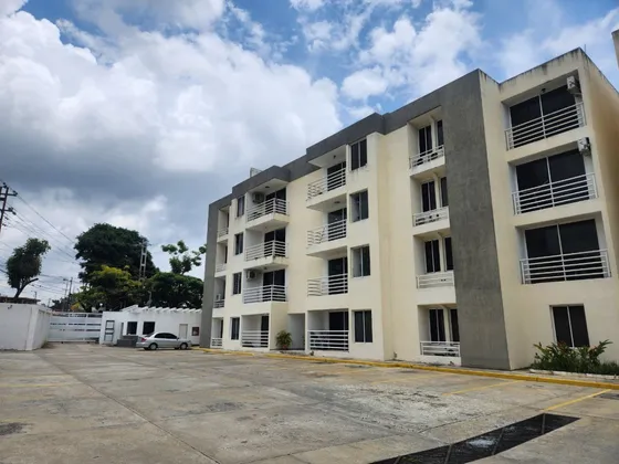 Ml Descubre La Luz Natural Que Inunda Cada Rincón De Este Encantador Apartamento, Que Ofrece Una Vista Espectacular Que Te Dejará Sin Aliento. Con 3 Acogedoras Habitaciones Y 2 Baños