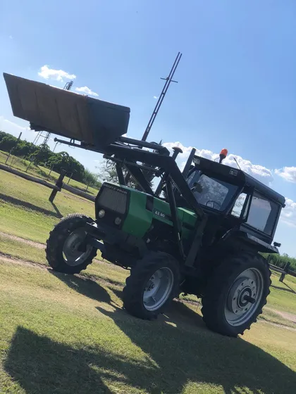 Tractor Deutz Fahr Ax 80 F Con Pala