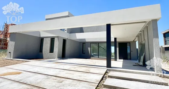 Casa En  Venta En El Canton - Golf