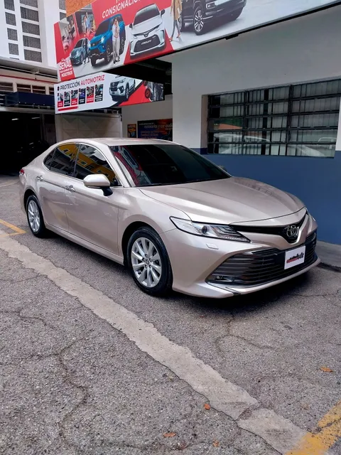 Toyota Camry V6