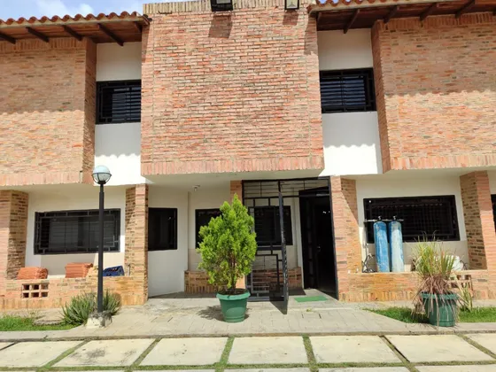 Townhouse En Venta Tinajas De Manantial