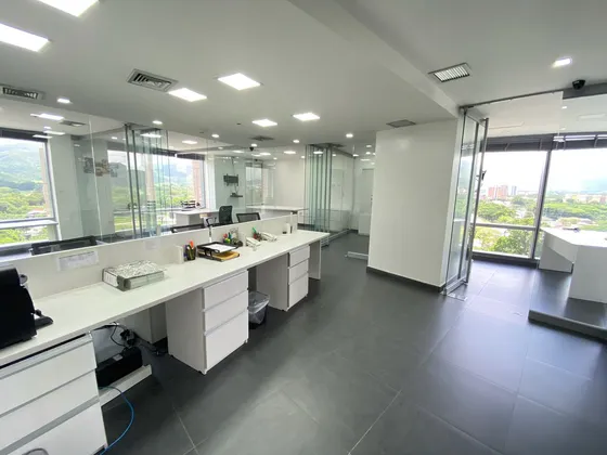 En Alquiler Oficina Amoblada En Wtc (solo Clientes) Dm
