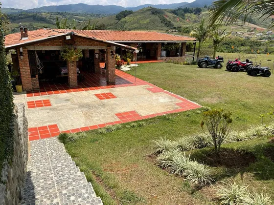 Hermosa Finca En El Saladito