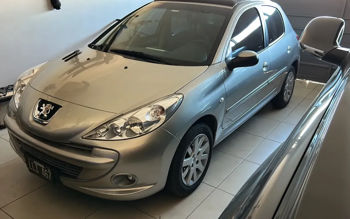 Peugeot 207 1.6 Feline 106cv