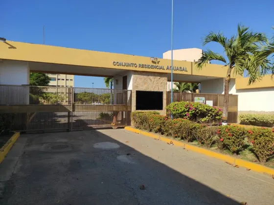 Al Lado Del Club Aguasal Este Apto Super Practico - Venta Lv