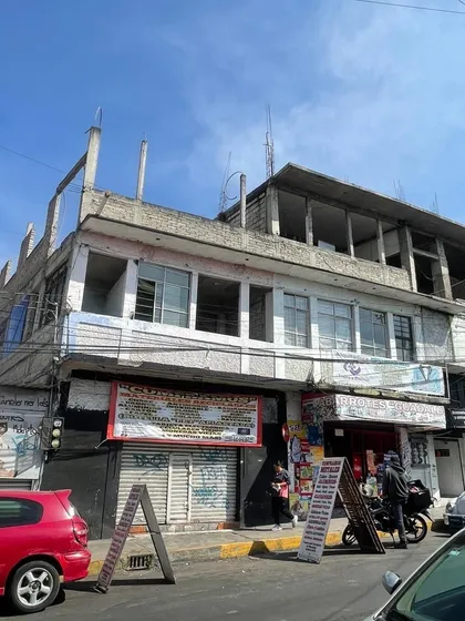 Casa Con Uso De Suelo Habitacional Con Comercio