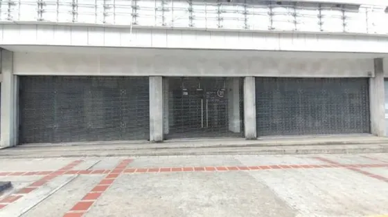  Venta En Avda. Victoria, Amplio Local A Pie De Calle Con: Planta Baja (187m²), Mezzanina (172m²) Y Sótano (563m²). Y Con 10 Ptos. De Estacionamiento  Inf. Ma. Fda. Varela