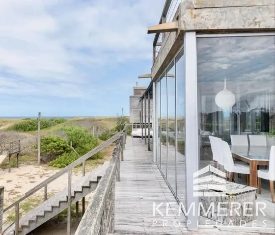 ****casa Frente Al Mar En Punta Del Este****