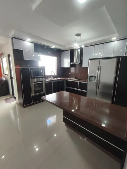 Townhouse En Terrazas De San Diego  Semi-amoblado  Kcl