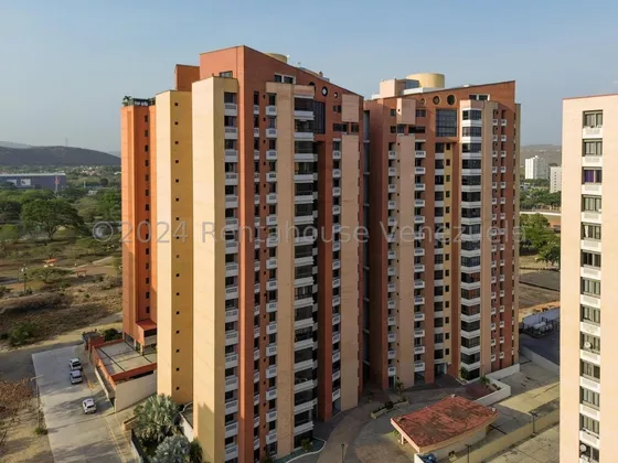 Enixon Sanchez Vende Espectacular Apartamento Triple Para Que Remodeles A Tu Gusto #24-24591