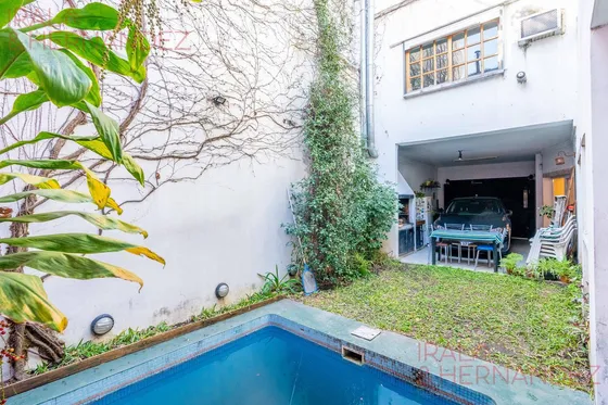 Venta Casa Sobre Lote Propio Con Jardín, Pileta Y Terraza En Colegiales!!!