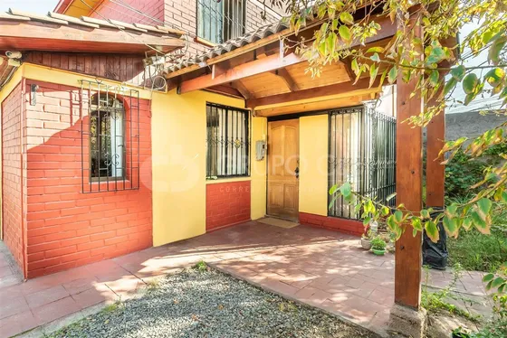 Casa En Venta De 4 Dorm. En La Florida