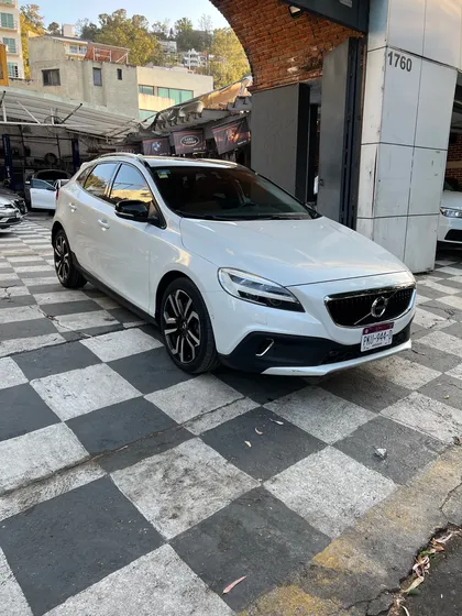 Volvo V40 2.0 Inspirion Awd T5 Cross Country At